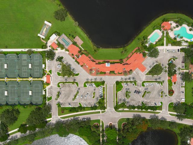 3-bedroom home for rent in West Palm Beach - 7808 Quida Drive - MondialRealty