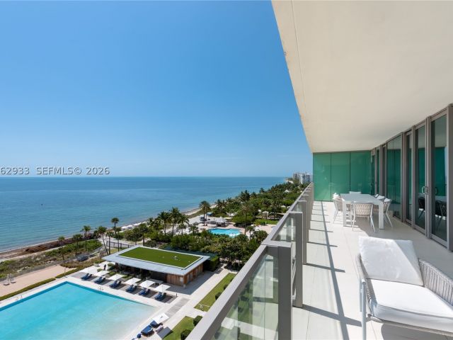 2-bedroom condo for rent in Key Biscayne - 360 Ocean Dr 904S - MondialRealty