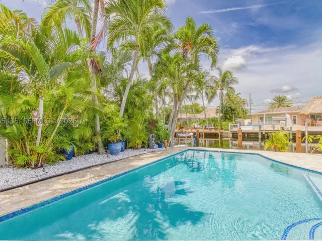 3-bedroom home for sale in Pompano Beach - 491 SE 10th Ave - MondialRealty