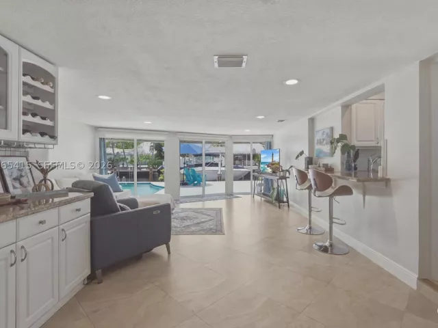 3-bedroom home for sale in Pompano Beach - 491 SE 10th Ave - MondialRealty