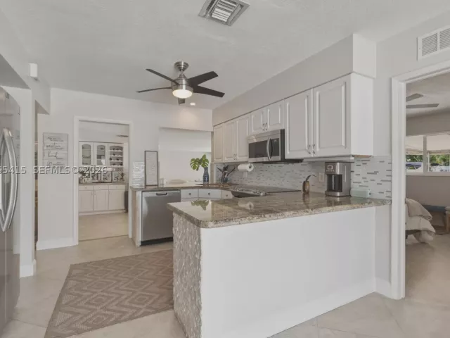 3-bedroom home for sale in Pompano Beach - 491 SE 10th Ave - MondialRealty