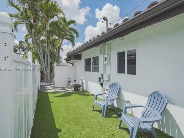3-bedroom home for sale in Pompano Beach - 491 SE 10th Ave - MondialRealty