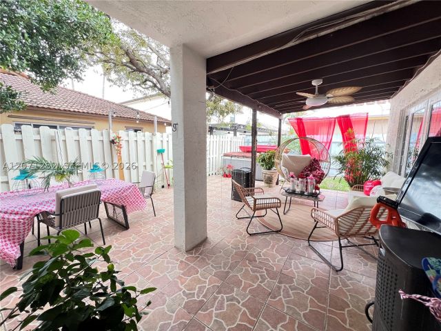 4-bedroom home for sale in Miami - 13249 NW 9 LN - MondialRealty