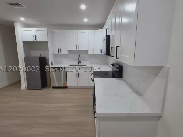5-bedroom home for sale in Miami Gardens - 2910 NW 175th St - MondialRealty