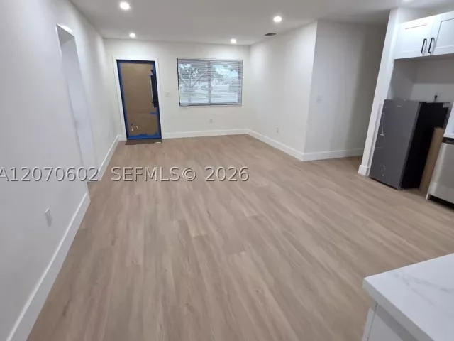 5-bedroom home for sale in Miami Gardens - 2910 NW 175th St - MondialRealty