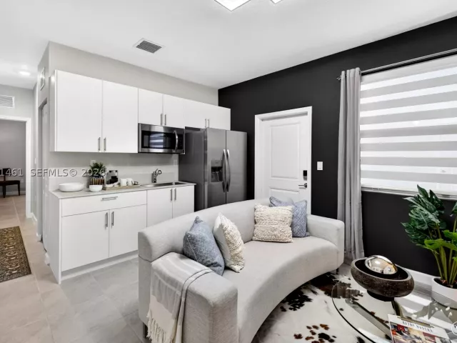 5-bedroom home for sale in Miami - 33764 SW 195 AVE - MondialRealty