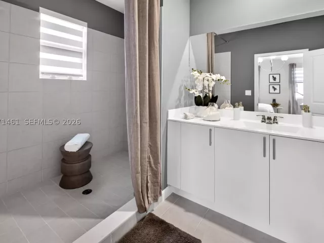 5-bedroom home for sale in Miami - 33764 SW 195 AVE - MondialRealty