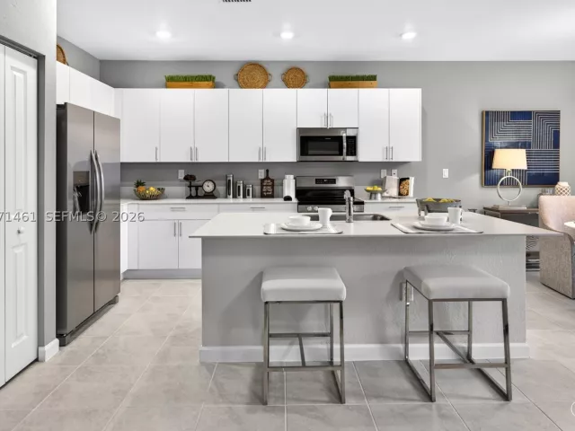 5-bedroom home for sale in Miami - 33764 SW 195 AVE - MondialRealty