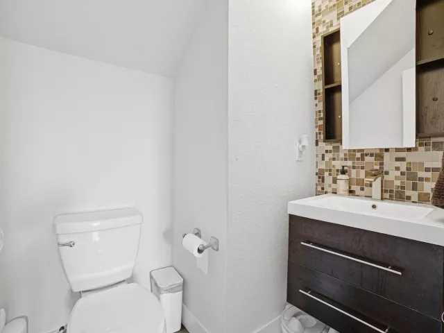 3-bedroom home for sale in Fort Lauderdale - 807 NW 1ST Avenue - MondialRealty