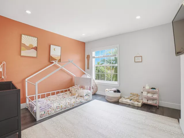 3-bedroom home for sale in Fort Lauderdale - 807 NW 1ST Avenue - MondialRealty
