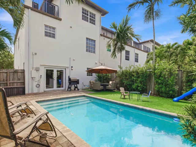 3-bedroom home for sale in Fort Lauderdale - 807 NW 1ST Avenue - MondialRealty