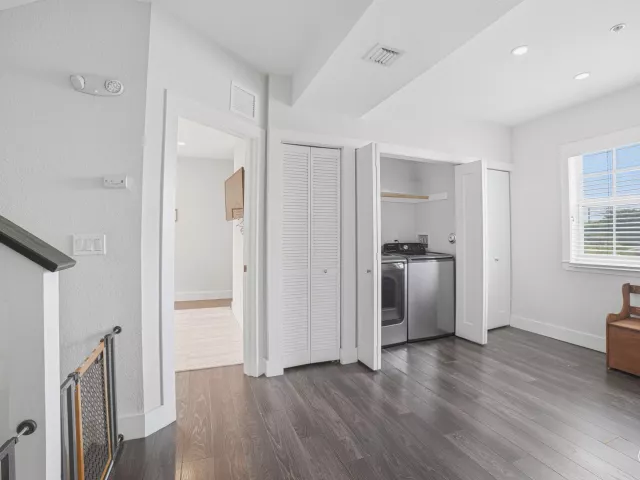 3-bedroom home for sale in Fort Lauderdale - 807 NW 1ST Avenue - MondialRealty