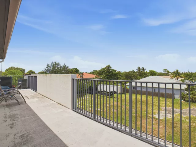 3-bedroom home for sale in Fort Lauderdale - 807 NW 1ST Avenue - MondialRealty