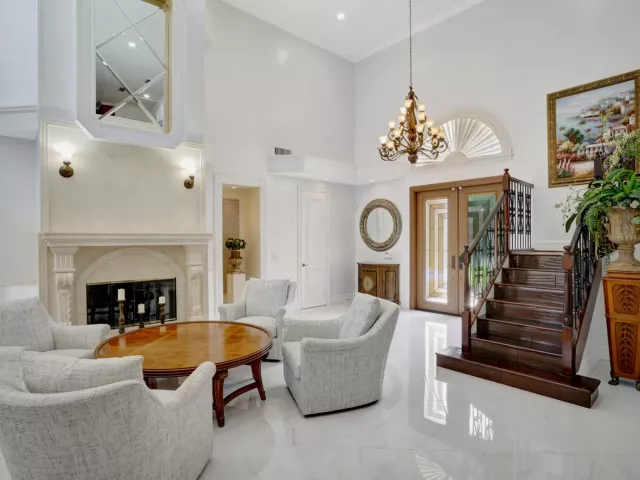 5-bedroom home for sale in West Palm Beach - 7903 Ironhorse Boulevard - MondialRealty