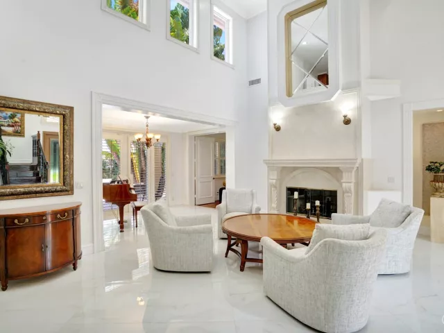 5-bedroom home for sale in West Palm Beach - 7903 Ironhorse Boulevard - MondialRealty