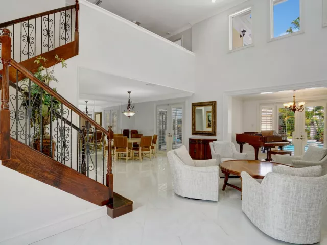5-bedroom home for sale in West Palm Beach - 7903 Ironhorse Boulevard - MondialRealty