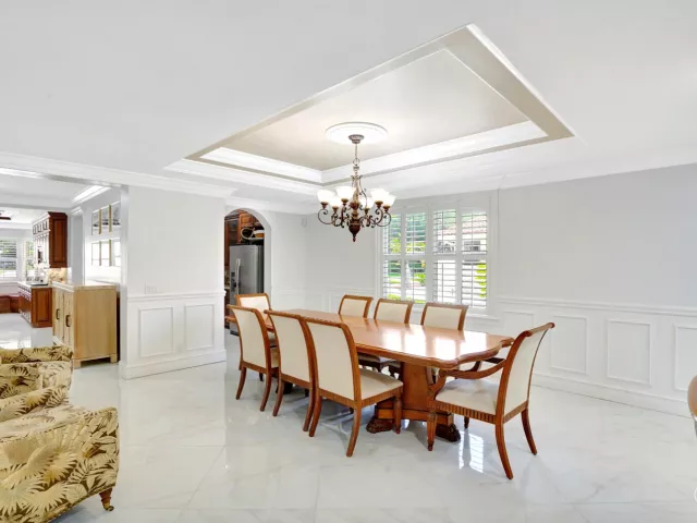 5-bedroom home for sale in West Palm Beach - 7903 Ironhorse Boulevard - MondialRealty