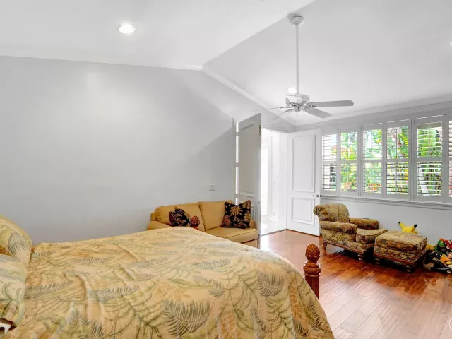 5-bedroom home for sale in West Palm Beach - 7903 Ironhorse Boulevard - MondialRealty
