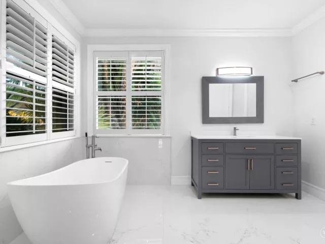 5-bedroom home for sale in West Palm Beach - 7903 Ironhorse Boulevard - MondialRealty
