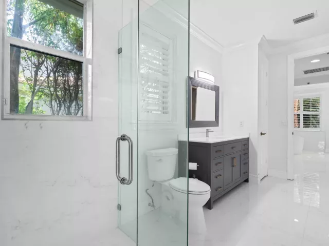 5-bedroom home for sale in West Palm Beach - 7903 Ironhorse Boulevard - MondialRealty