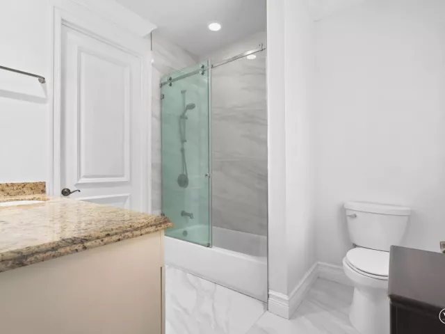 5-bedroom home for sale in West Palm Beach - 7903 Ironhorse Boulevard - MondialRealty