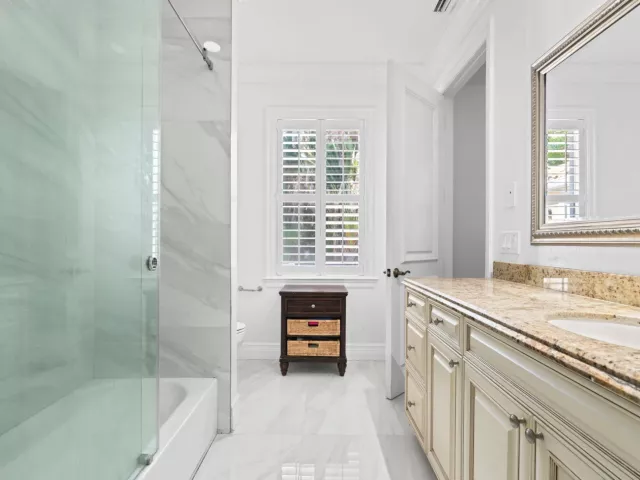 5-bedroom home for sale in West Palm Beach - 7903 Ironhorse Boulevard - MondialRealty