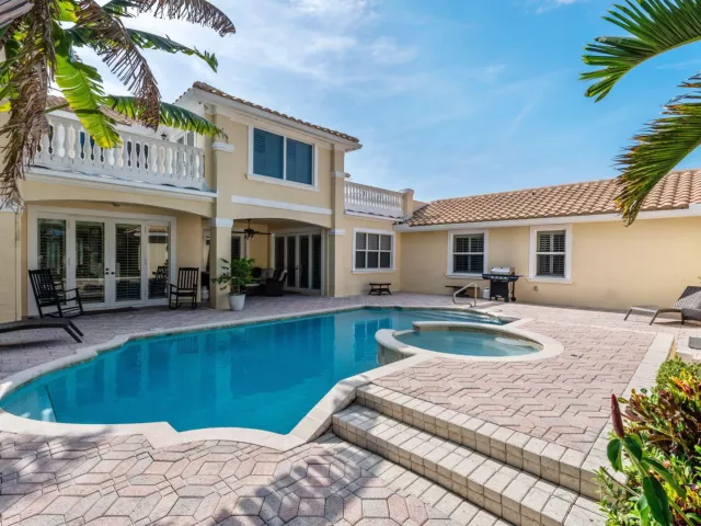 5-bedroom home for sale in West Palm Beach - 7903 Ironhorse Boulevard - MondialRealty