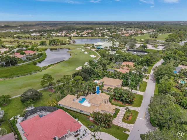 5-bedroom home for sale in West Palm Beach - 7903 Ironhorse Boulevard - MondialRealty