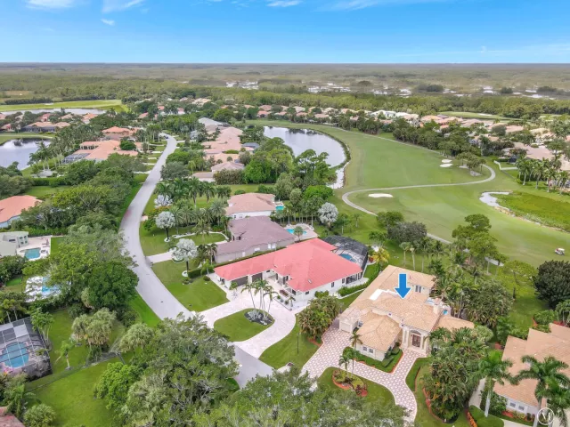 5-bedroom home for sale in West Palm Beach - 7903 Ironhorse Boulevard - MondialRealty