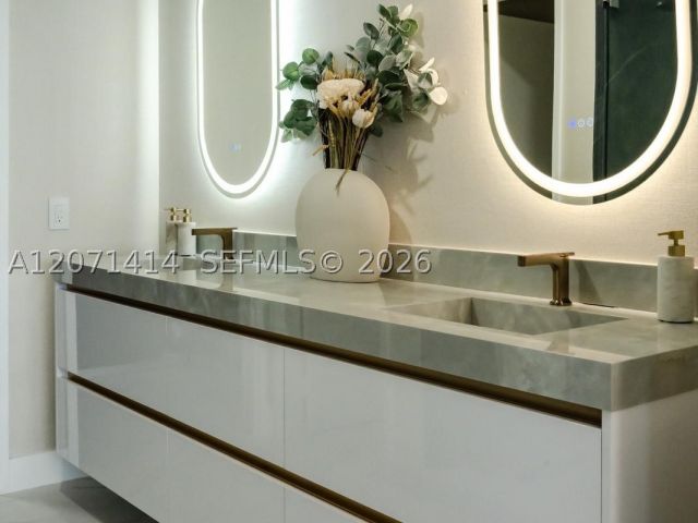 2-bedroom condo for sale in Miami - 700 NE 24th st 1506 - MondialRealty
