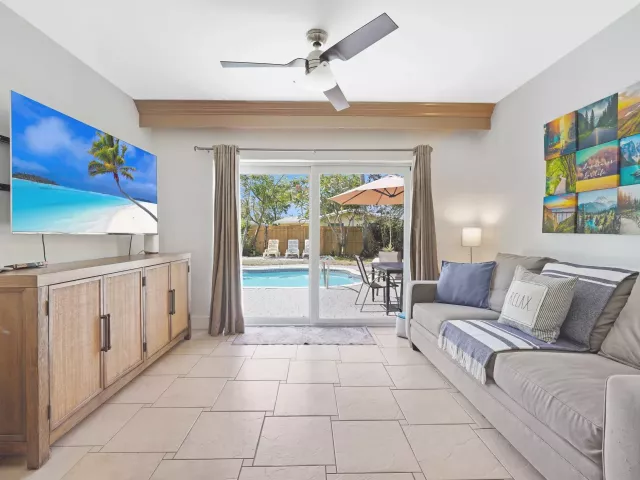 3-bedroom home for rent in Wilton Manors - 401 NW 21ST Court - MondialRealty