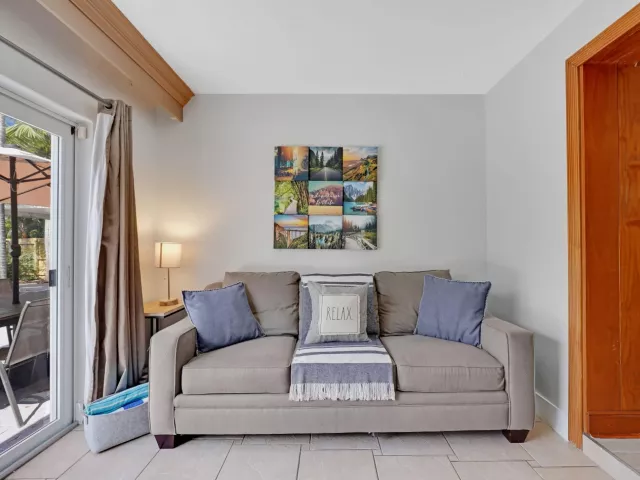 3-bedroom home for rent in Wilton Manors - 401 NW 21ST Court - MondialRealty
