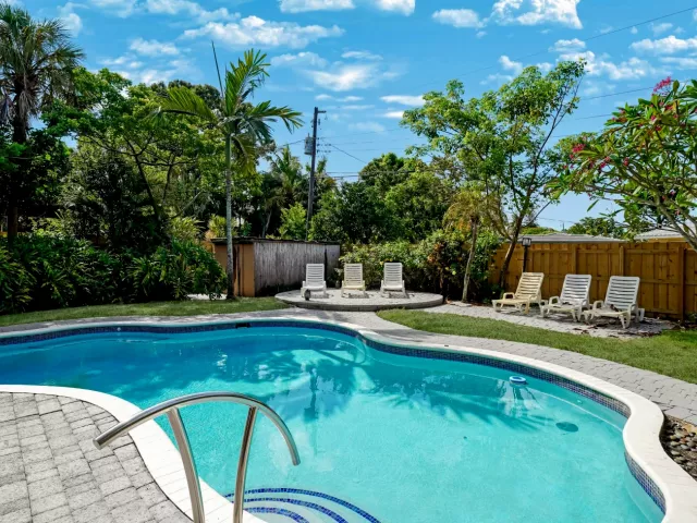 3-bedroom home for rent in Wilton Manors - 401 NW 21ST Court - MondialRealty
