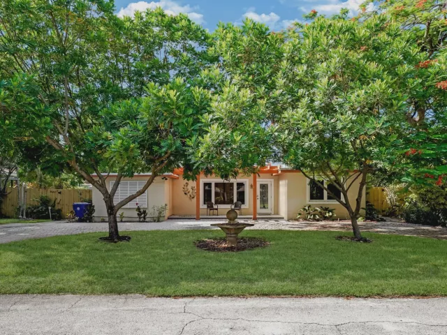 3-bedroom home for rent in Wilton Manors - 401 NW 21ST Court - MondialRealty
