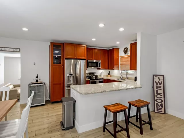 3-bedroom home for rent in Wilton Manors - 401 NW 21ST Court - MondialRealty