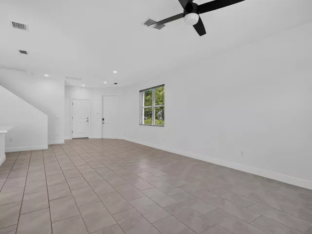 3-bedroom home for sale in Deerfield Beach - 543 Parsons Way - MondialRealty