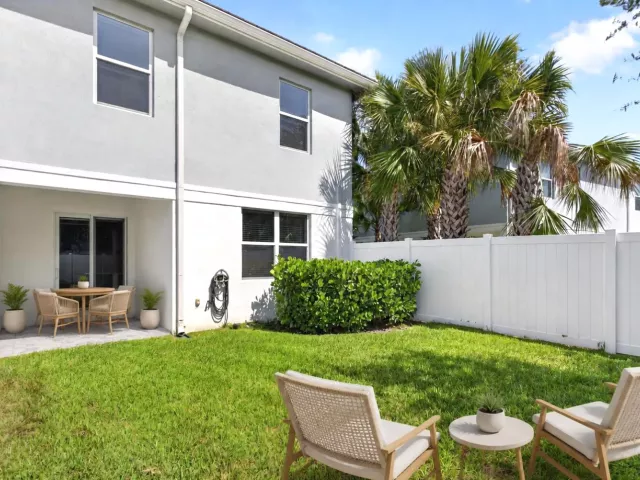 3-bedroom home for sale in Deerfield Beach - 543 Parsons Way - MondialRealty