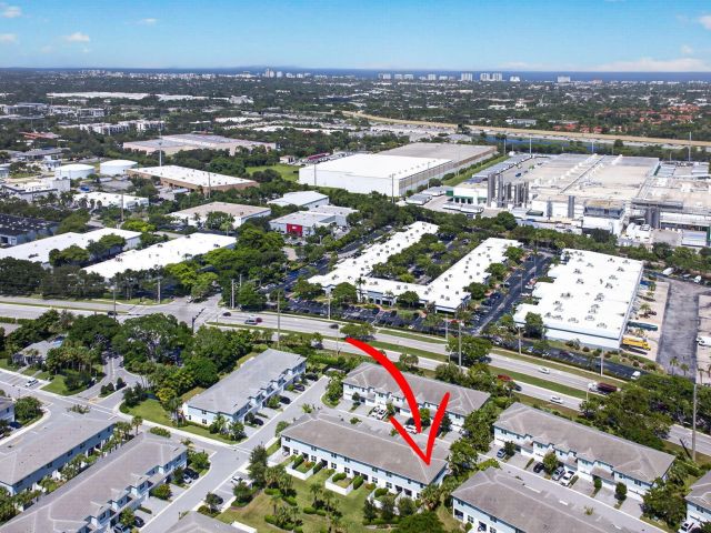 3-bedroom home for sale in Deerfield Beach - 543 Parsons Way - MondialRealty