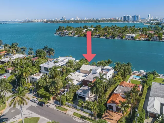 4-bedroom home for sale in Miami Beach - 455 E Dilido Dr - MondialRealty