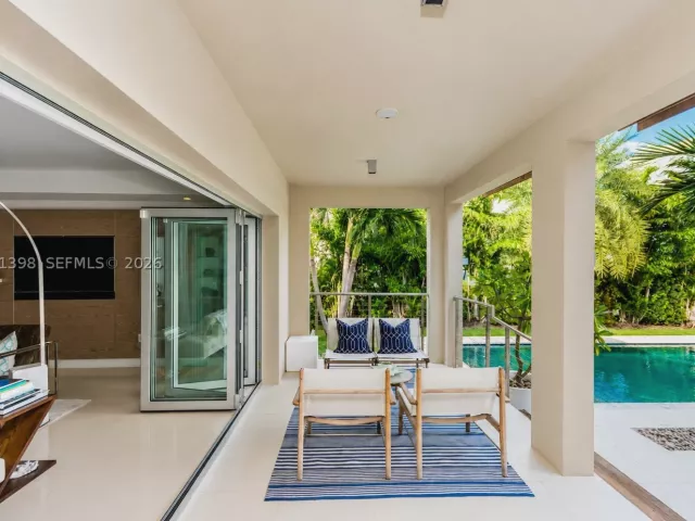 4-bedroom home for sale in Miami Beach - 455 E Dilido Dr - MondialRealty