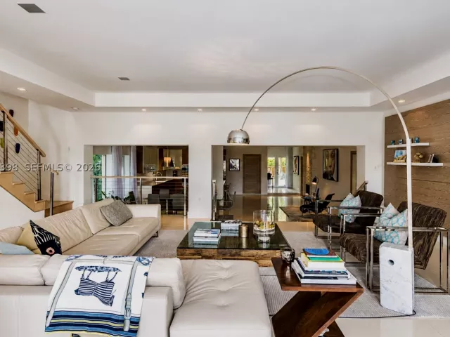4-bedroom home for sale in Miami Beach - 455 E Dilido Dr - MondialRealty