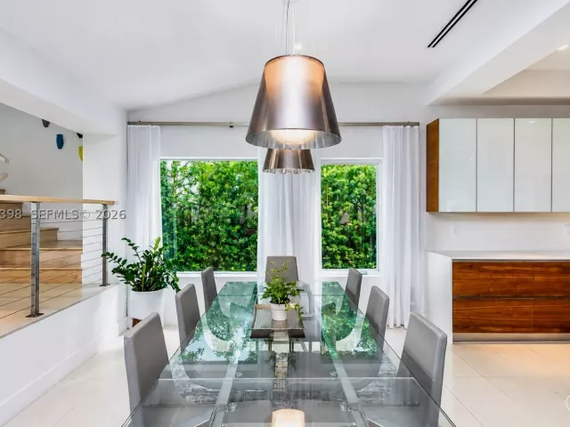 4-bedroom home for sale in Miami Beach - 455 E Dilido Dr - MondialRealty