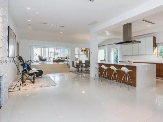 4-bedroom home for sale in Miami Beach - 455 E Dilido Dr - MondialRealty