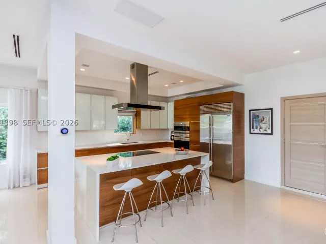 4-bedroom home for sale in Miami Beach - 455 E Dilido Dr - MondialRealty