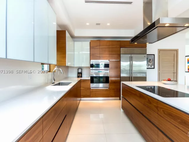 4-bedroom home for sale in Miami Beach - 455 E Dilido Dr - MondialRealty