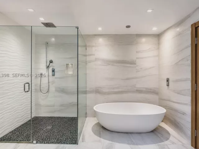 4-bedroom home for sale in Miami Beach - 455 E Dilido Dr - MondialRealty