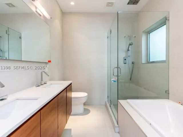 4-bedroom home for sale in Miami Beach - 455 E Dilido Dr - MondialRealty