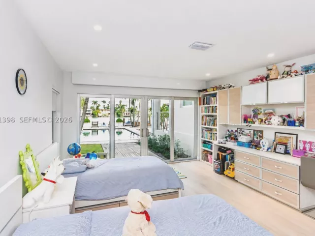 4-bedroom home for sale in Miami Beach - 455 E Dilido Dr - MondialRealty