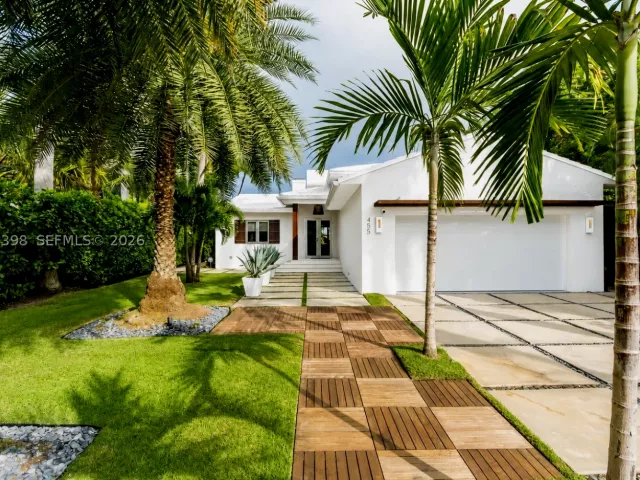 4-bedroom home for sale in Miami Beach - 455 E Dilido Dr - MondialRealty