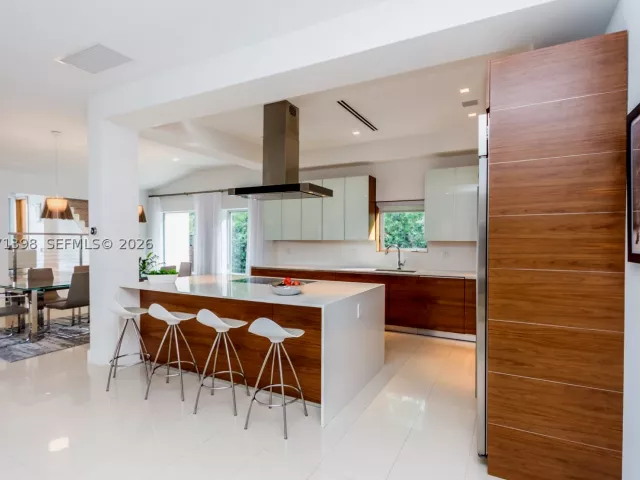 4-bedroom home for sale in Miami Beach - 455 E Dilido Dr - MondialRealty